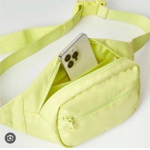 NWOT Girlfriend Collective Fanny Pack/Belt Bag in Neon Green.
